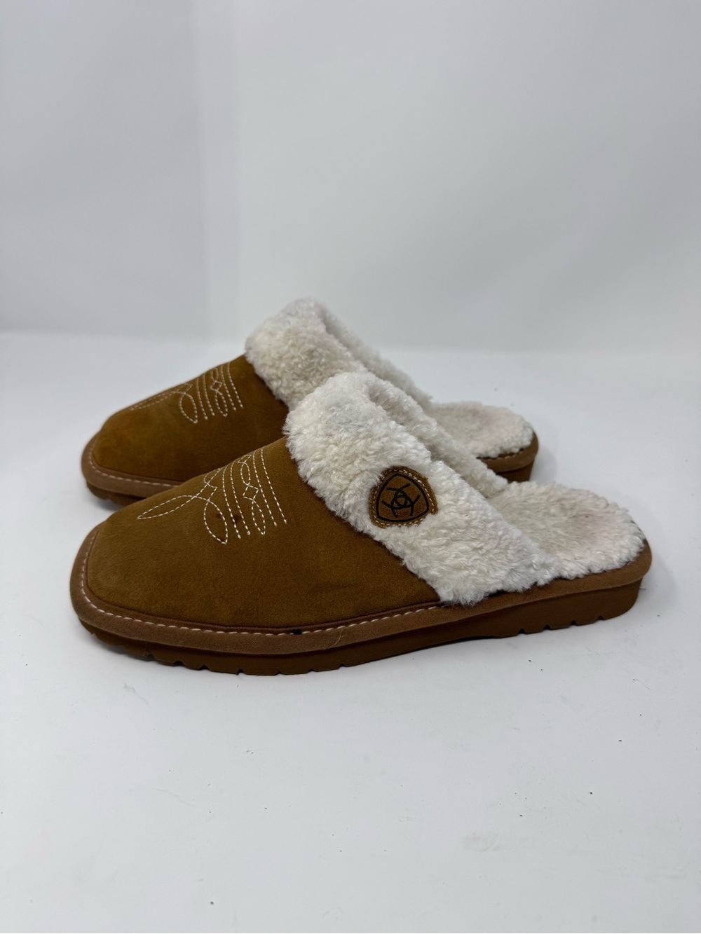 Ariat Chestnut Suede-Look Mule Slippers with Cream Faux Shearling sz 9 (KLHYCE) - Picture 3 of 8